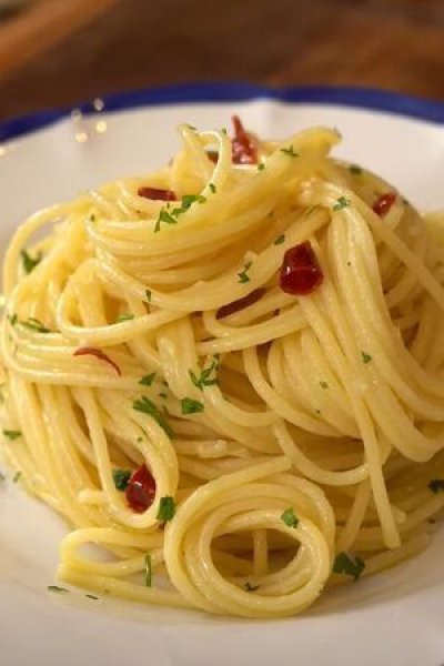 画像2: にんにく＆唐辛子入り　オリーブオイル　250ml（シシリー島産）オーリオアーリオ　ペペロンチーノ